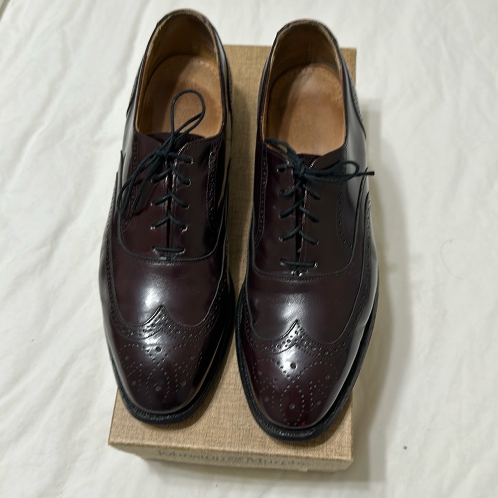 Johnston & Murphy Keats 8.5 Burgundy Wingtip. All leather. Great shape.